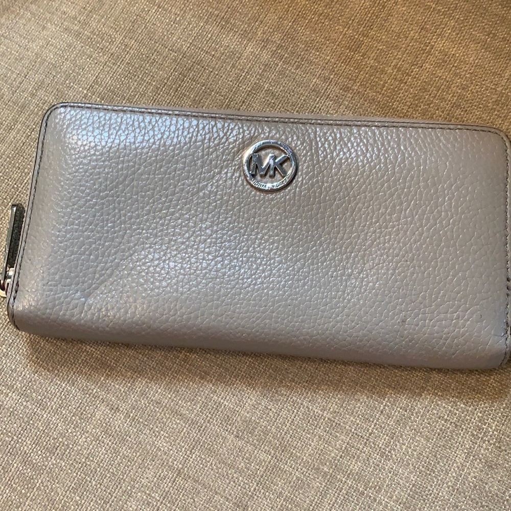 Michael Kors gray leather wallet GUC